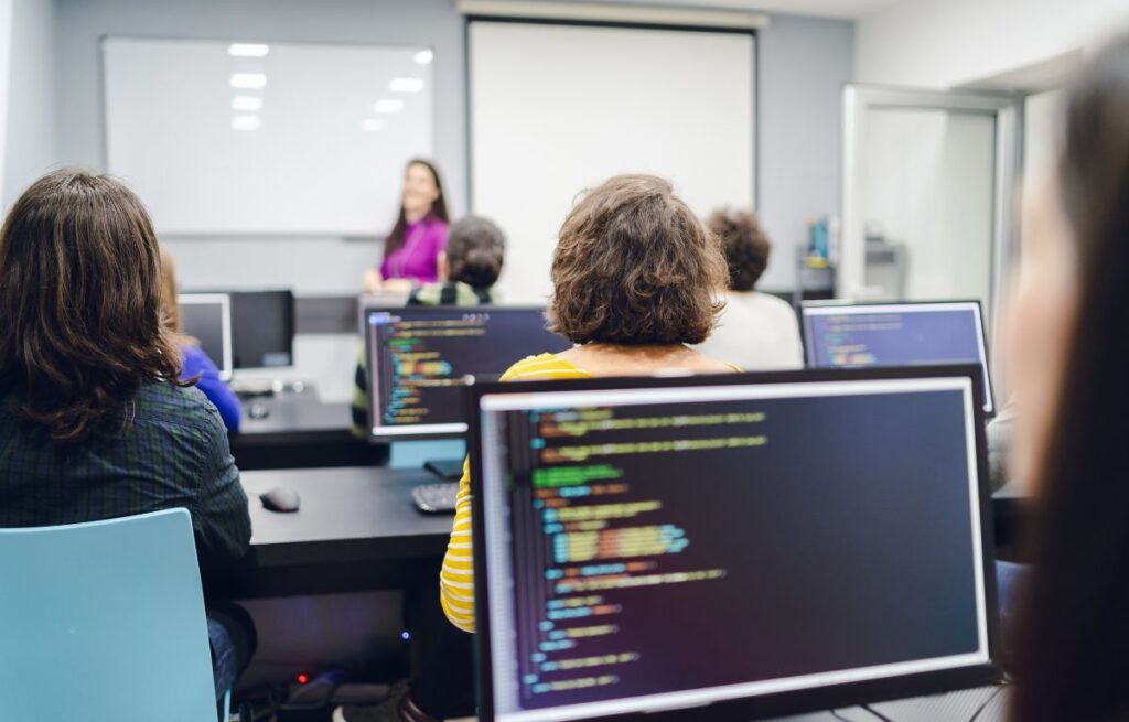 Os Cursos Mais Relevantes para Se Destacar no Mercado Hoje!